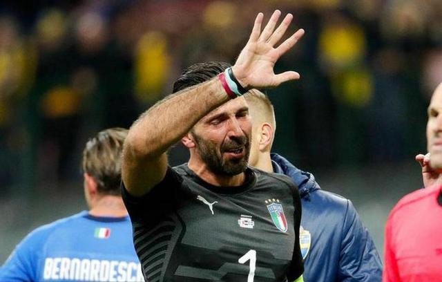  意甲传奇退役，布冯含泪告别绿茵场  