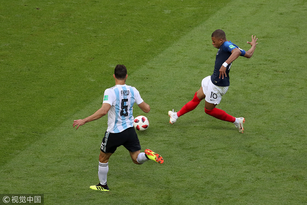  姆巴佩梅开二度助巴黎登顶积分榜  